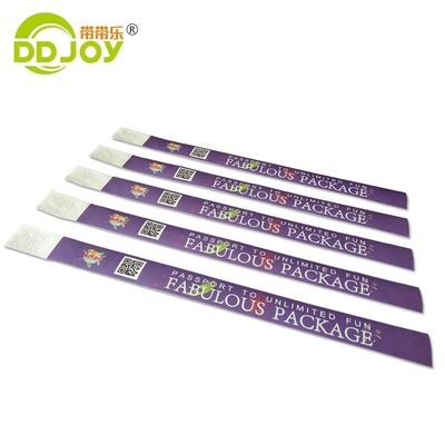 Pulseiras de papel Tyvek resistentes à água e adesivas personalizadas para eventos e festas