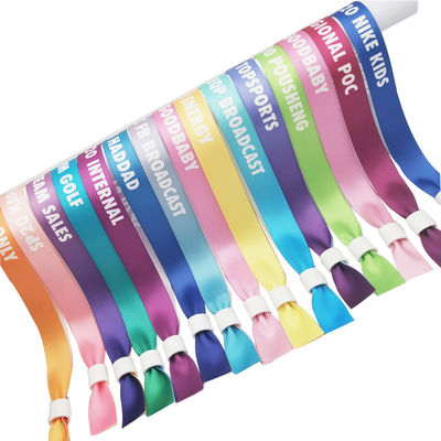 Pulsões RFID personalizadas para festas de eventos com tecido de cetim e impressão de logotipo