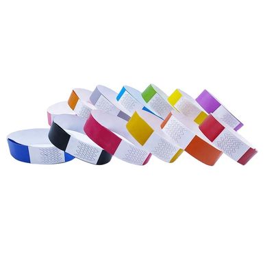 Assegure os seus bilhetes com pulseiras Tyvek de 3/4 de polegada e pulseira de papel incluída.