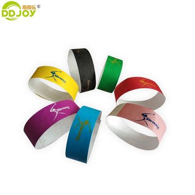 Event Party fornece pulseiras de papel Tyvek personalizadas com técnicas de impressão digital