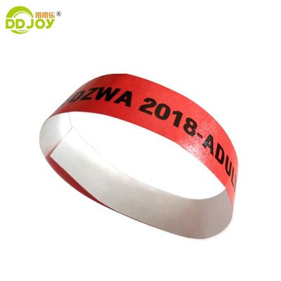Event Party fornece pulseiras de papel Tyvek personalizadas com técnicas de impressão digital